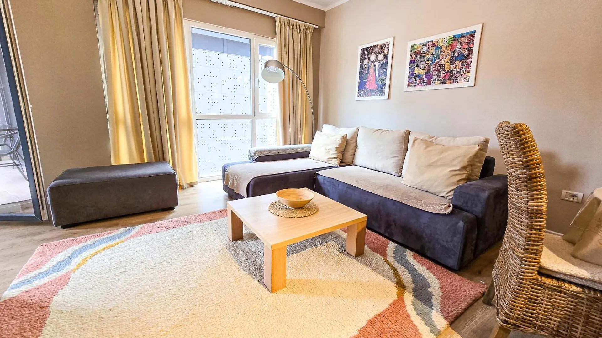 Emerald Luxury 1Bd Apartment Tirana